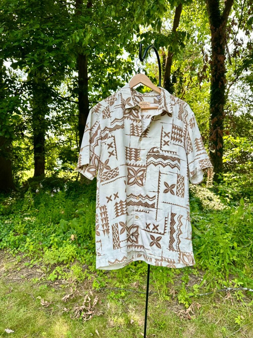 Waterman Quick Silver Collection Mens Medium Tan Tribal Tropical Hawaiian Print